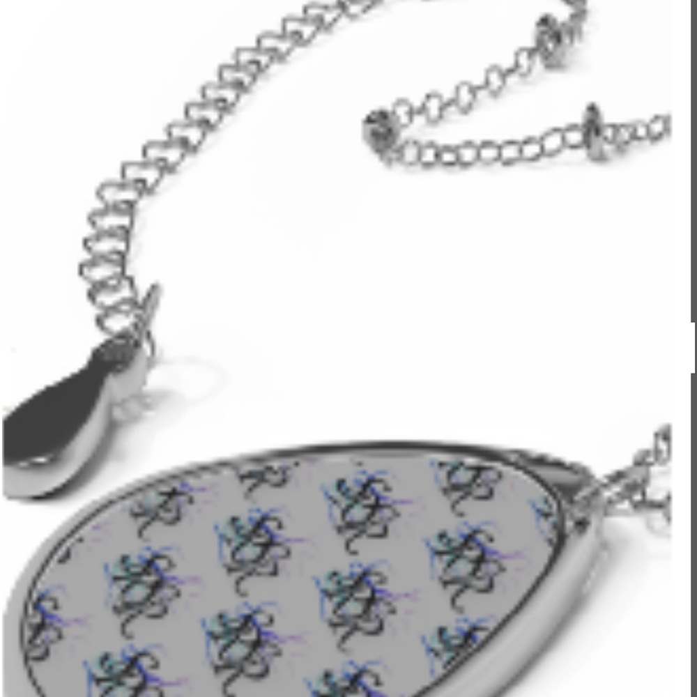 Elegant Silver Necklace with Intricate Design